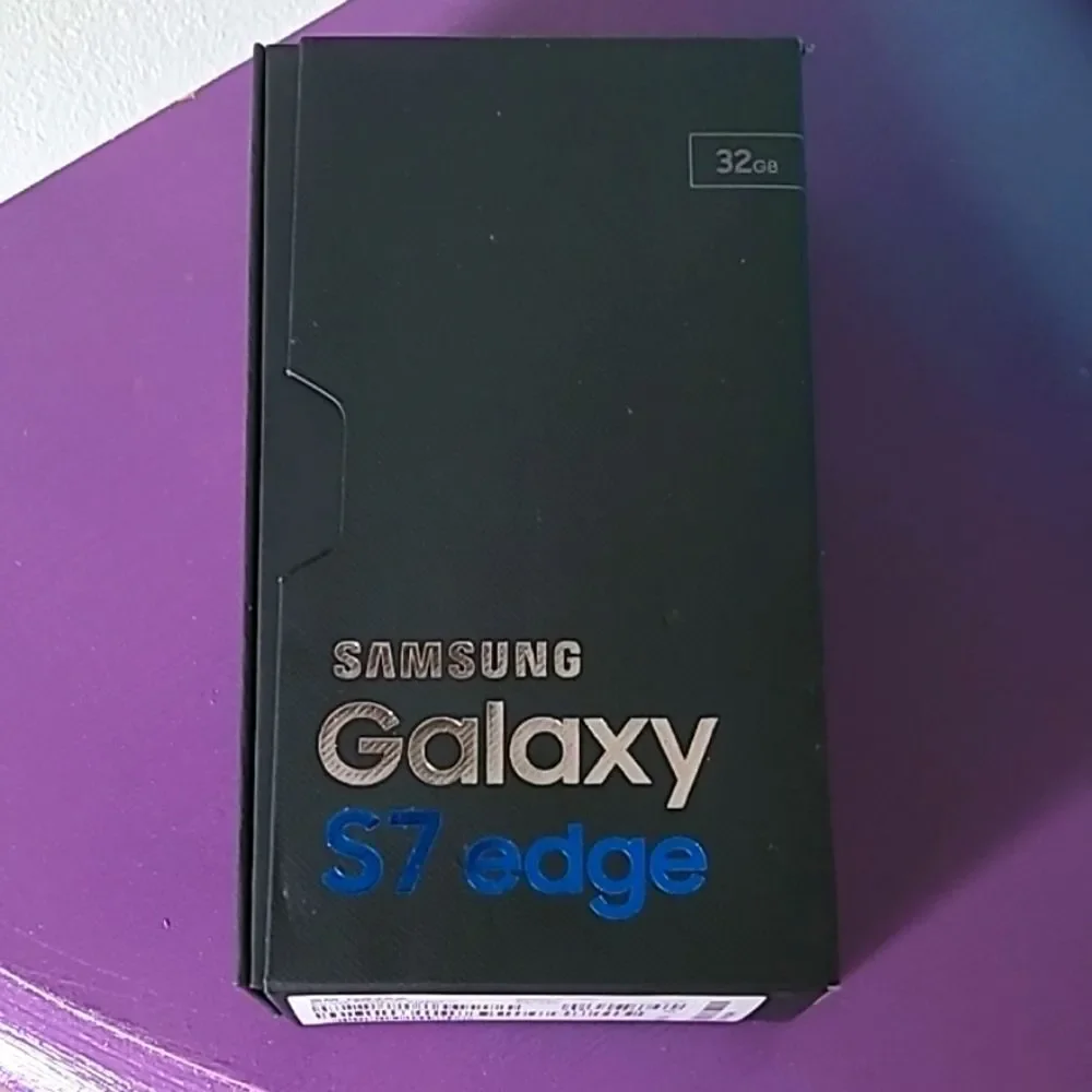 Samsung Galaxy S7 edge box with ear piece cover replacement and USB connector